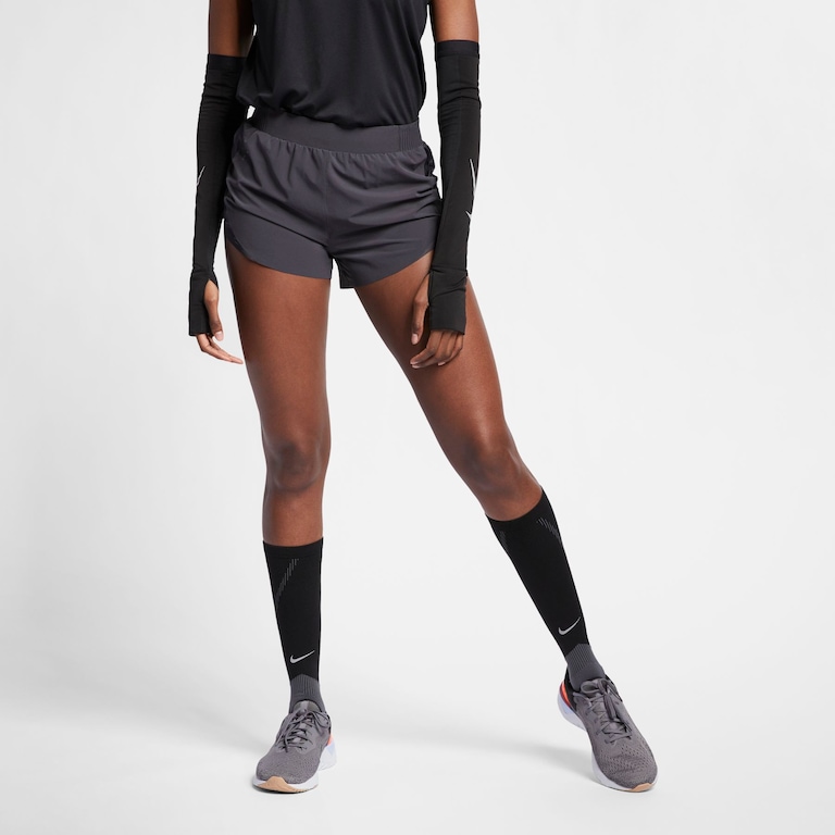 Shorts Nike Tech Pack Tempo Feminino - Foto 1