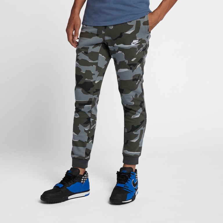 Calça Nike Sportswear Club Camo Masculina - Foto 1