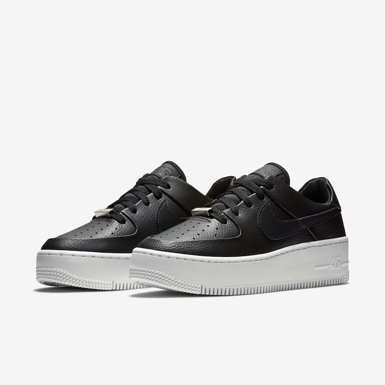 Tênis Nike Air Force 1 Sage Low Feminino - Foto 4