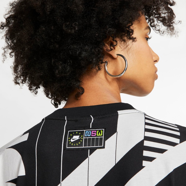 Camiseta Nike Sportswear AOP Unissex - Foto 4