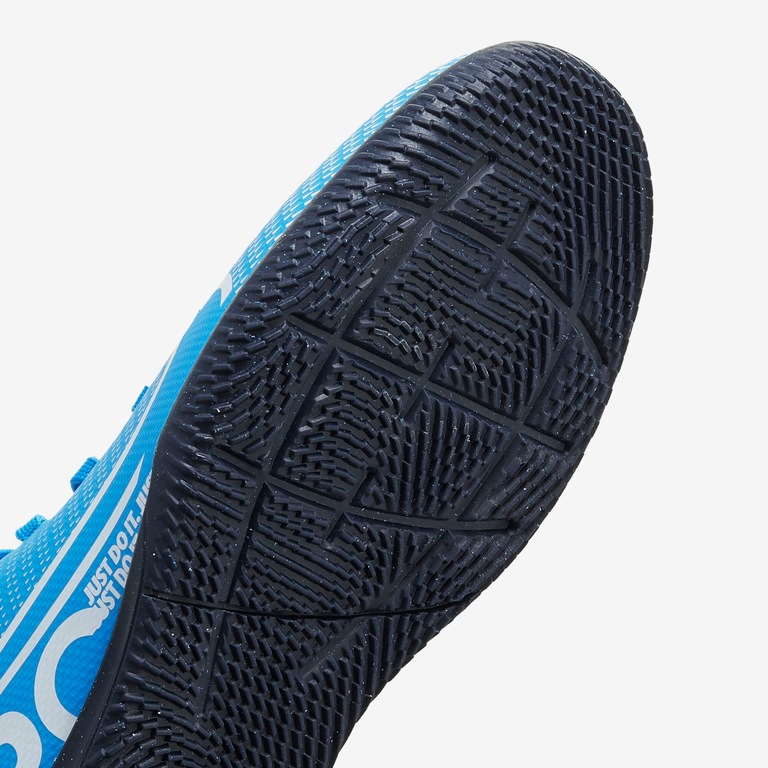 Chuteira Nike Mercurial Vapor 13 Club Infantil Futsal - Foto 7