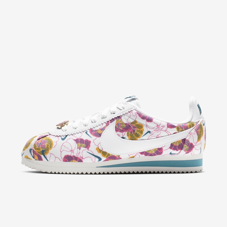 Tênis Nike Classic Cortez LX Feminino - Foto 1