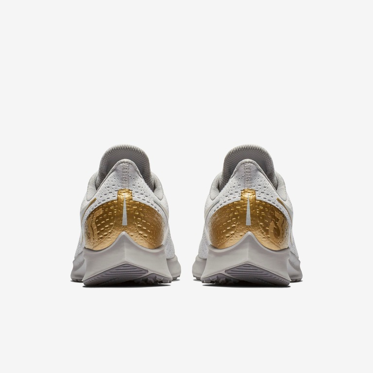 Tênis Nike Air Zoom Pegasus 35 Metallic Feminino - Foto 6