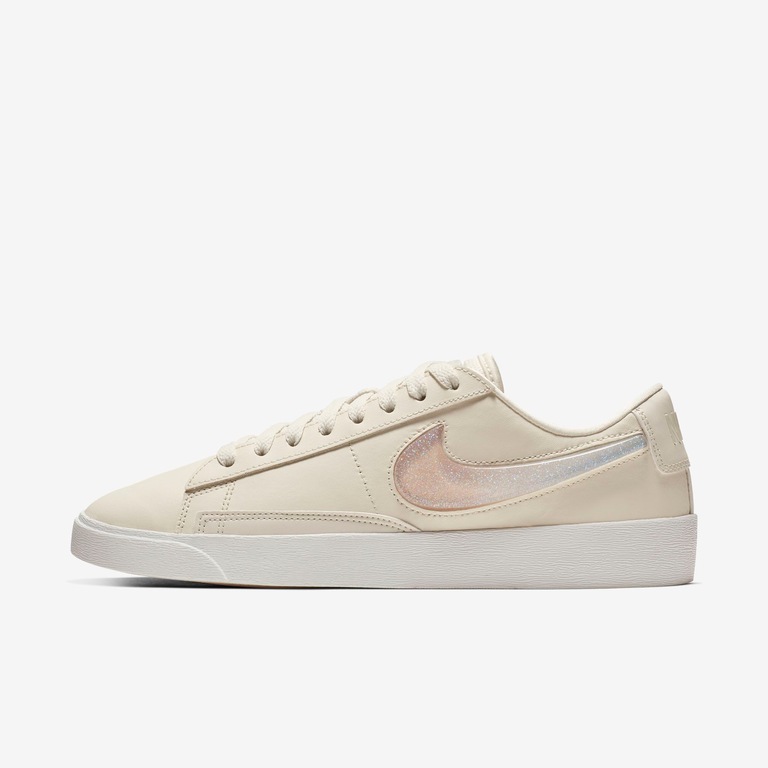 Tênis Nike Blazer Low Lux Feminino - Foto 1