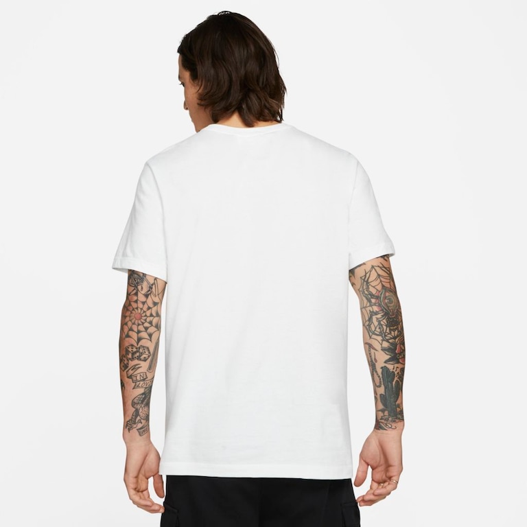 Camiseta Nike Sportswear Swoosh Masculina - Foto 2