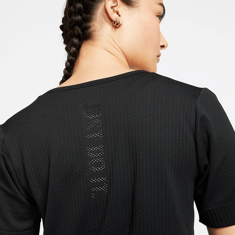 Camiseta Nike Infinite Feminina - Foto 3