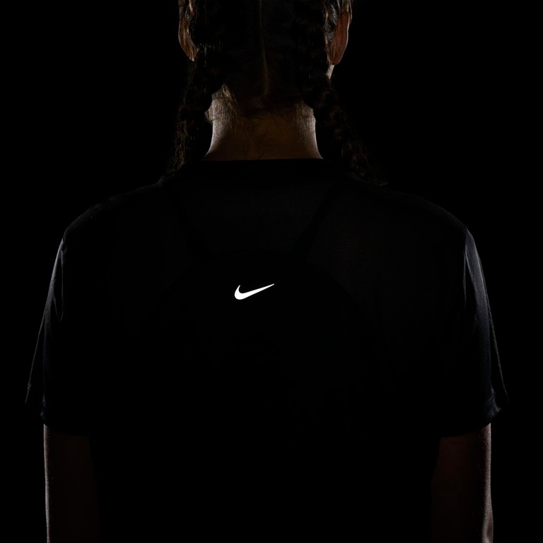 Camiseta Nike Dri-FIT Miler Feminina - Foto 5