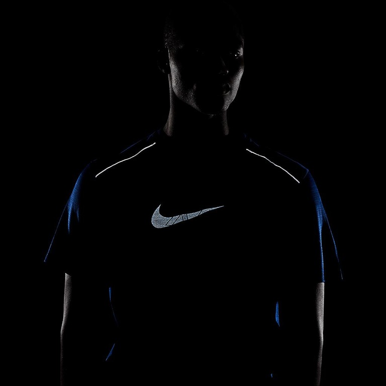 Camiseta Nike Dri-FIT Miler Masculina - Foto 6