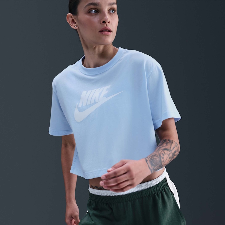 Camiseta Nike Sportswear Essential Feminina - Foto 3