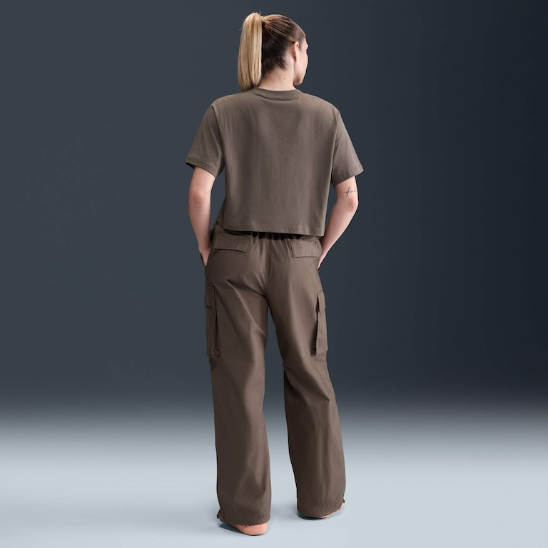 Camiseta Nike Sportswear Essential Feminina - Foto 5