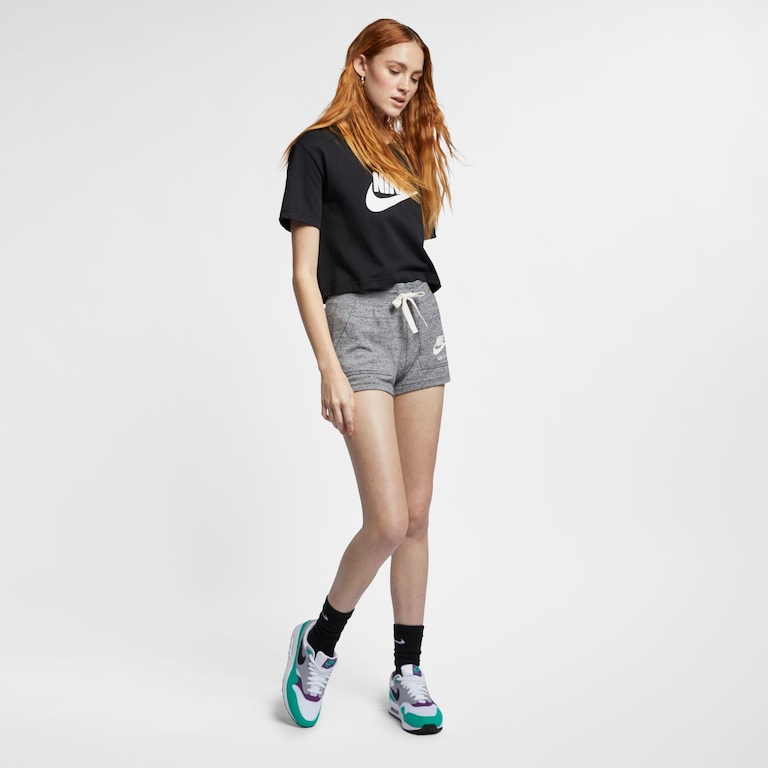 Camiseta Nike Sportswear Essential Feminina - Foto 4