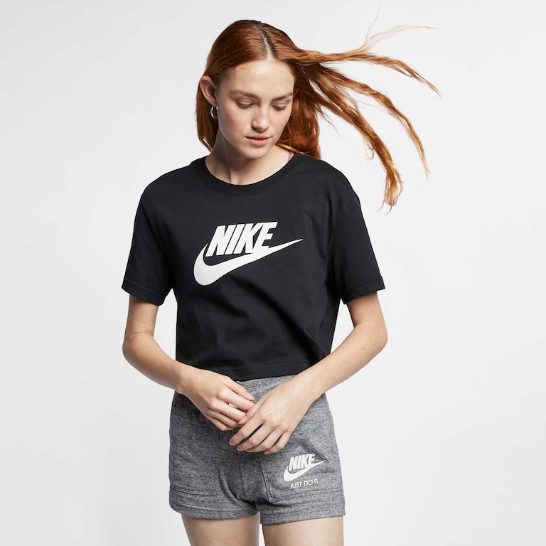 Camiseta Nike Sportswear Essential Feminina - Foto 5