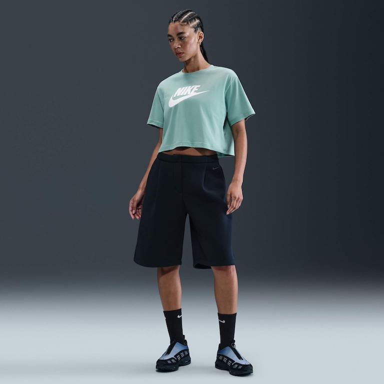 Camiseta Nike Sportswear Essential Feminina - Foto 4