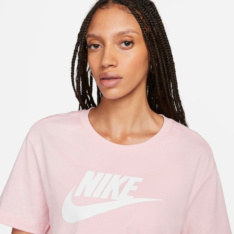 Camiseta Nike Sportswear Essential Feminina - Foto 3