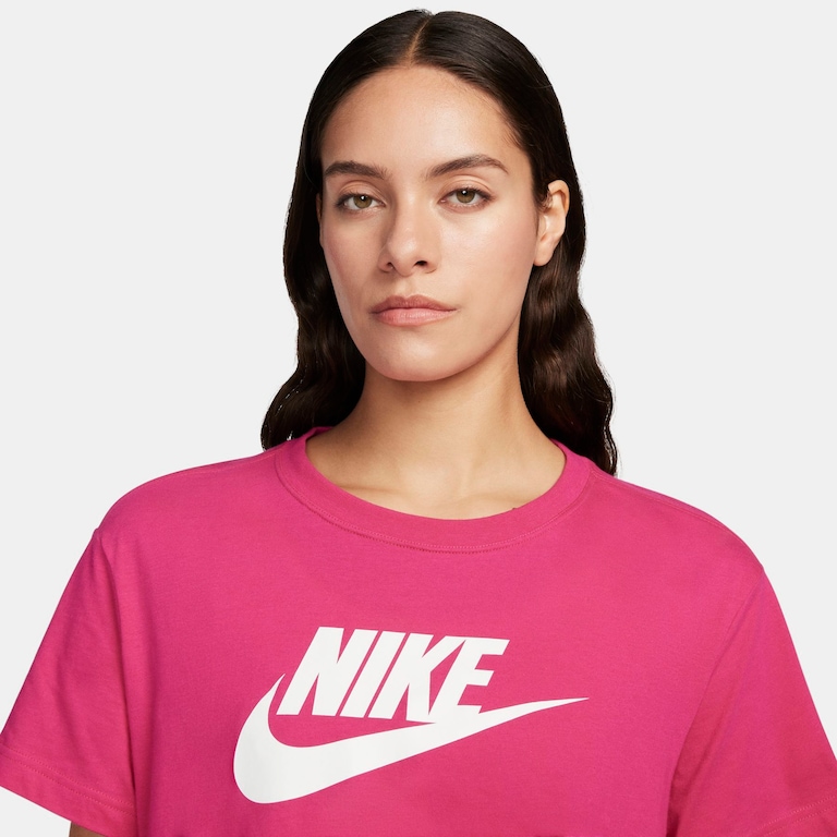 Camiseta Nike Sportswear Essential Feminina - Foto 3