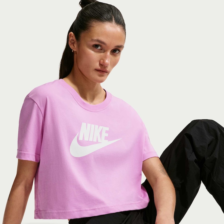 Camiseta Nike Sportswear Essential Feminina - Foto 3