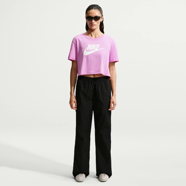 Camiseta Nike Sportswear Essential Feminina - Foto 4