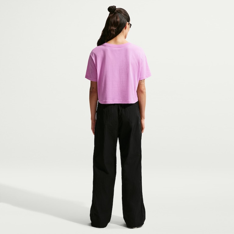 Camiseta Nike Sportswear Essential Feminina - Foto 5
