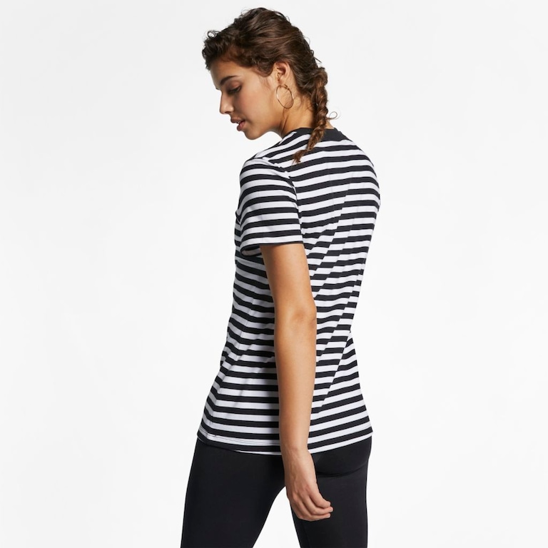 Camiseta Nike Sportswear Animal Print Feminina - Foto 2