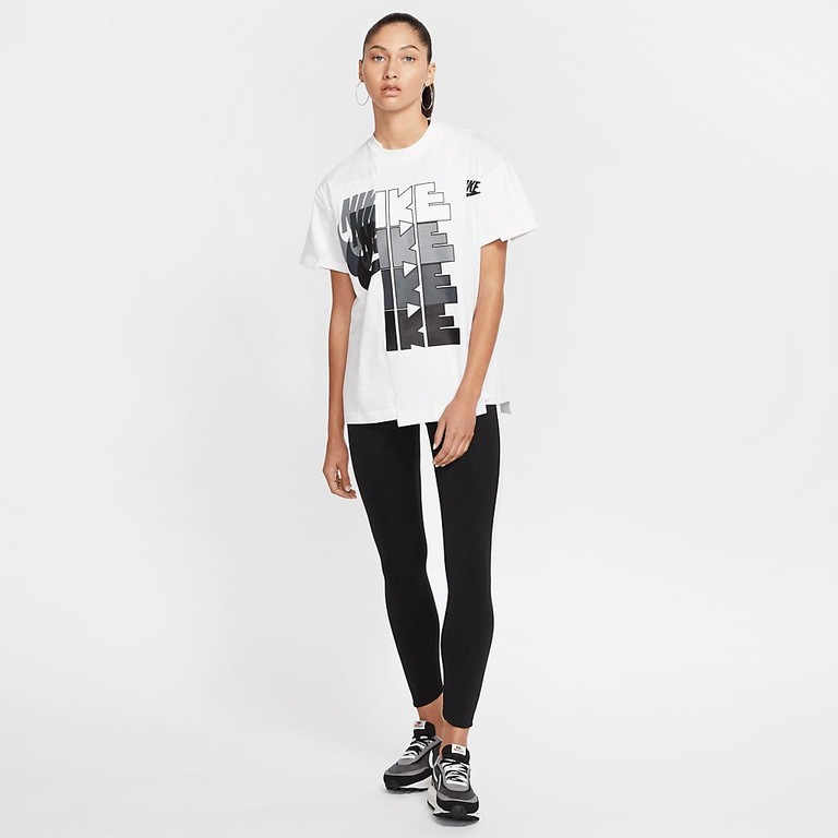 Camiseta Nike x Sacai Feminina - Foto 8