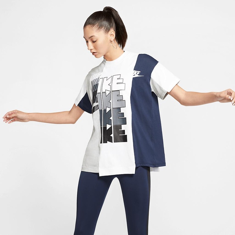 Camiseta Nike x Sacai Feminina - Foto 3