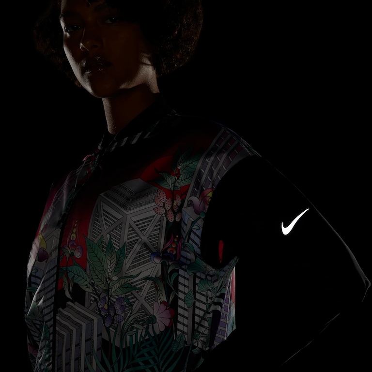 Jaqueta Reversível Nike Feminina (Dupla Face) - Foto 11