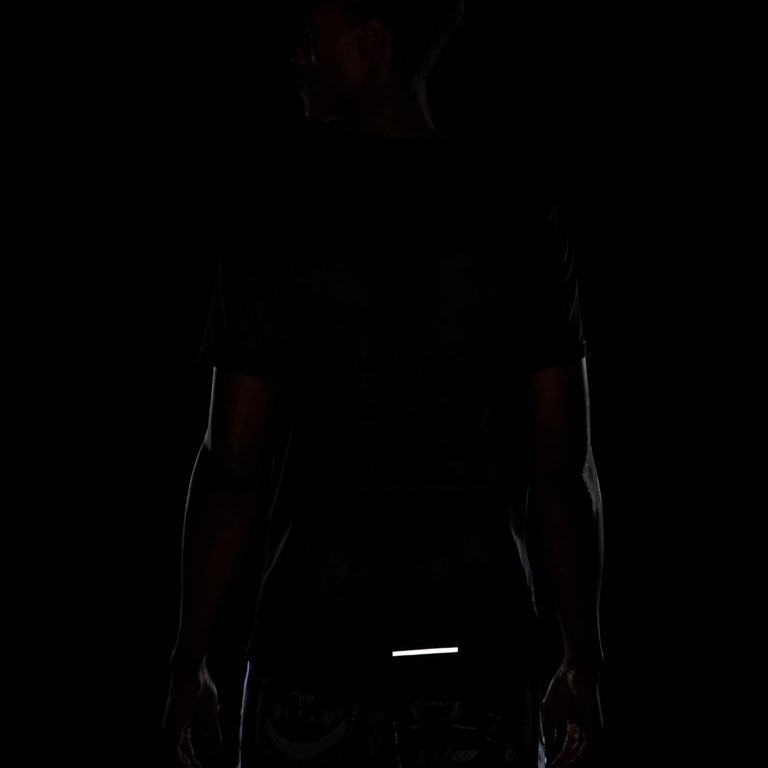 Camiseta Nike Dri-FIT Miler Masculina - Foto 8