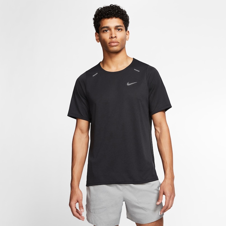 Camiseta Nike Rise 365 Masculina - Foto 1