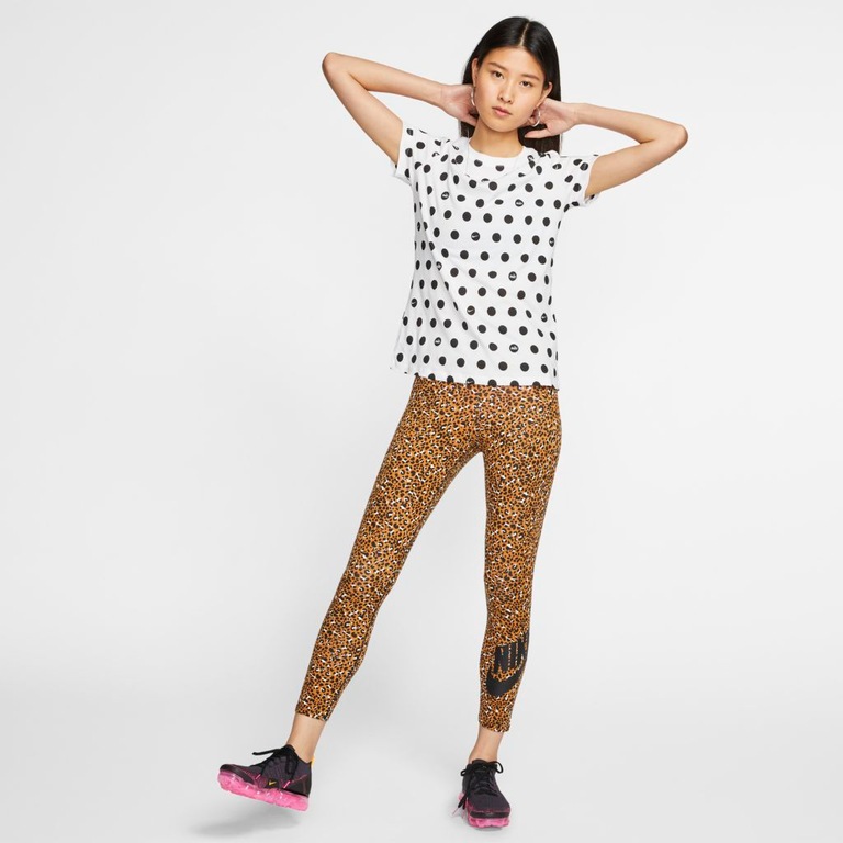 Camiseta Nike Sportswear Feminina - Foto 4