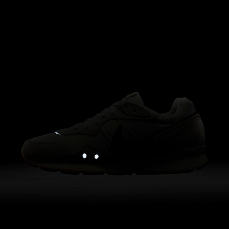 Tênis Nike Venture Runner Feminino - Foto 12