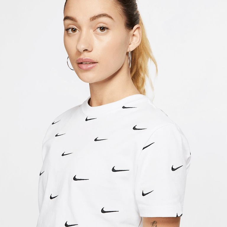 Camiseta Nike Swoosh Logo Feminina - Foto 3