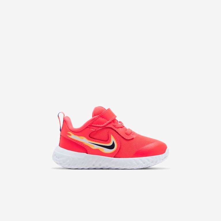 Tênis Nike Revolution 5 Fire Infantil - Foto 3