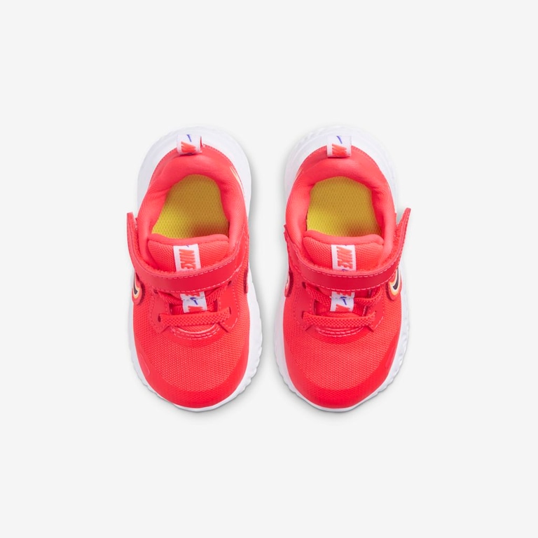 Tênis Nike Revolution 5 Fire Infantil - Foto 4
