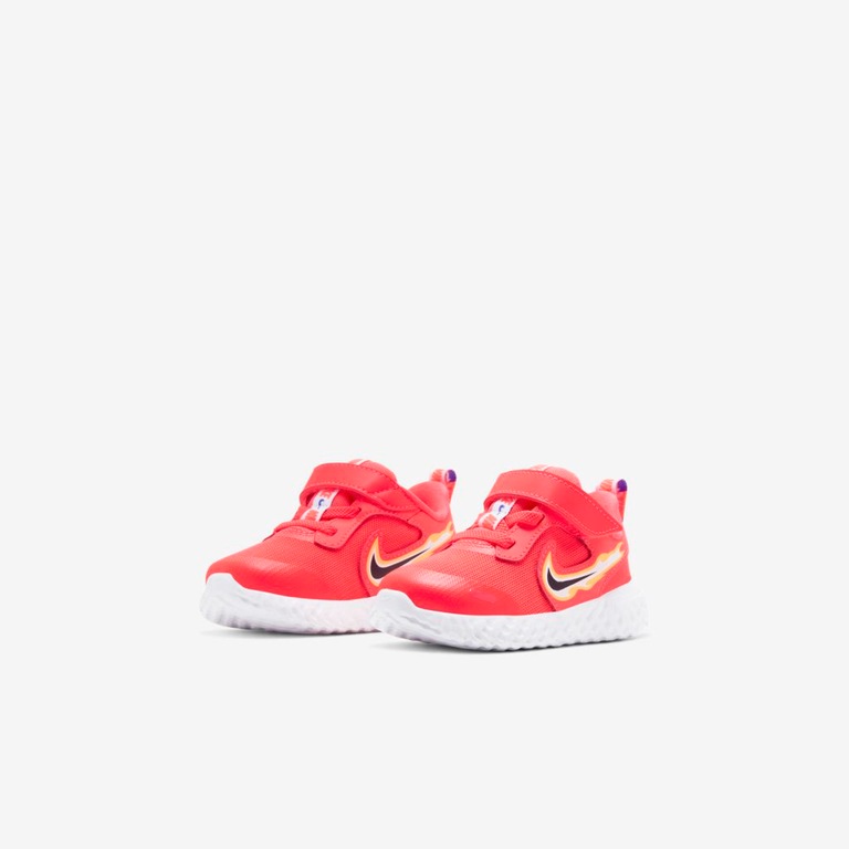 Tênis Nike Revolution 5 Fire Infantil - Foto 5