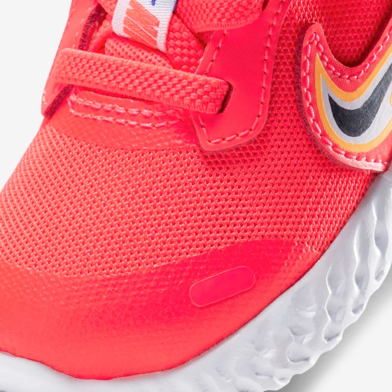 Tênis Nike Revolution 5 Fire Infantil - Foto 7