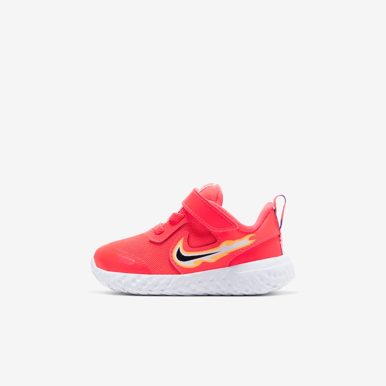 Tênis Nike Revolution 5 Fire Infantil - Foto 1