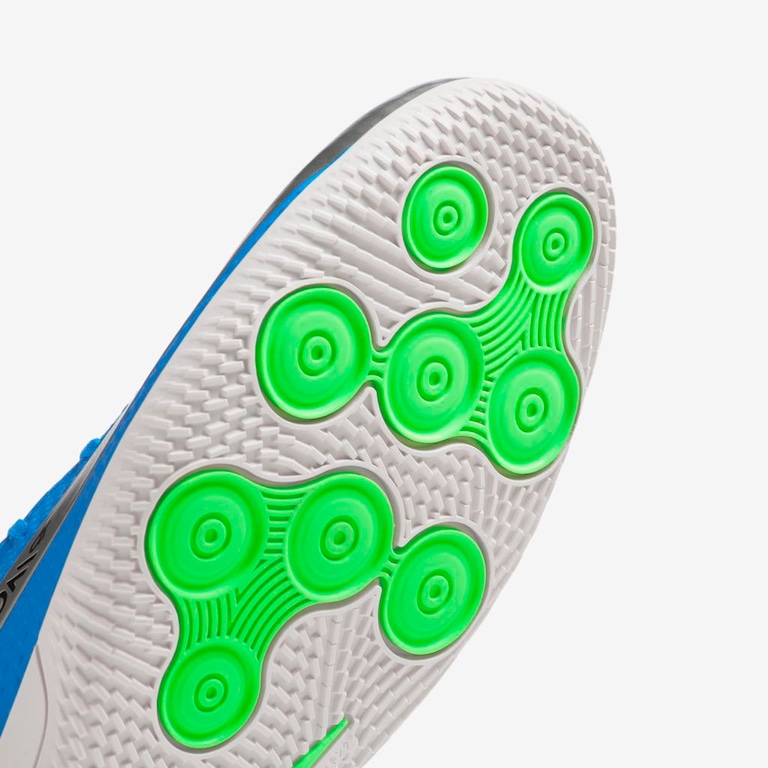 Chuteira Nike Phantom GT Club Futsal - Foto 7