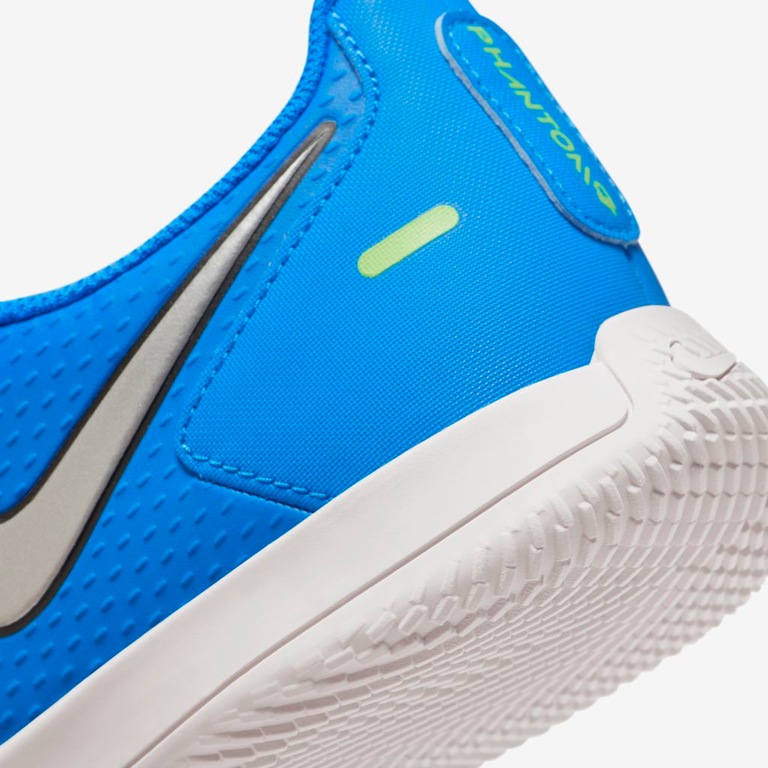 Chuteira Nike Phantom GT Club Futsal - Foto 9