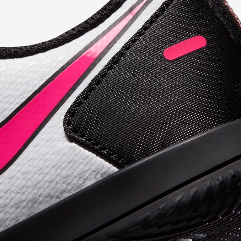 Chuteira Nike Phantom GT Club Infantil Futsal - Foto 8