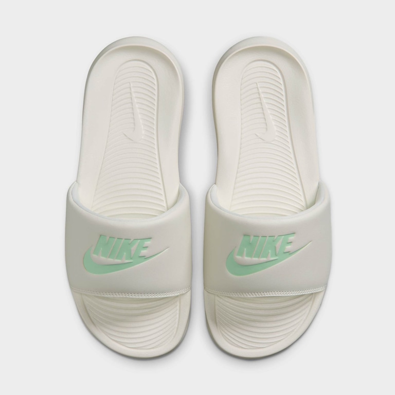 Chinelo Nike Victori One Feminino - Foto 5