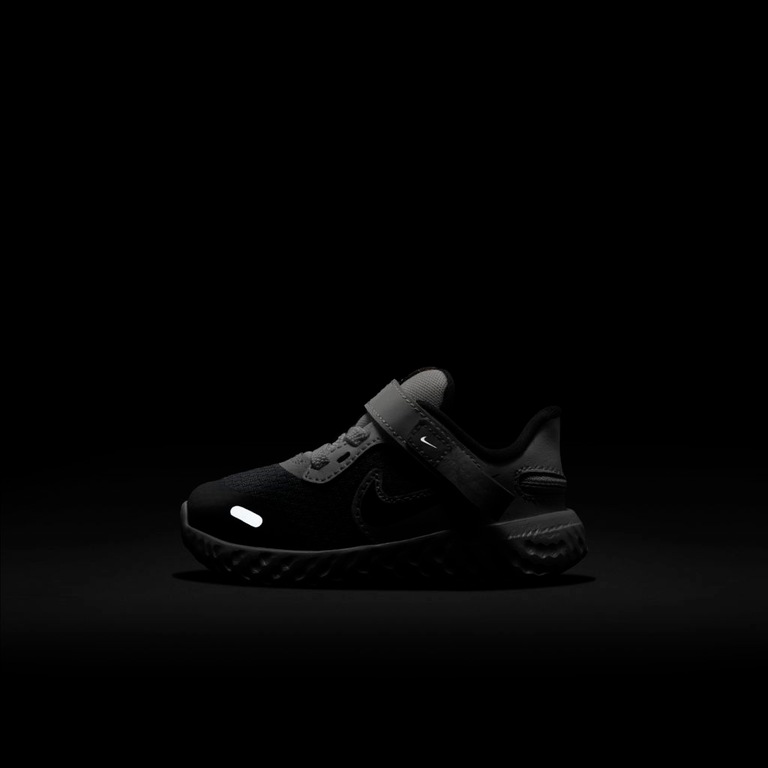 Tênis Nike Revolution 5 FlyEase Infantil - Foto 7