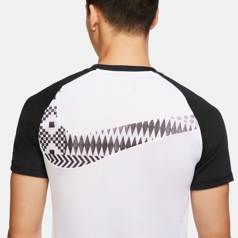 Camiseta Nike Dri-FIT Academy Masculina - Foto 4