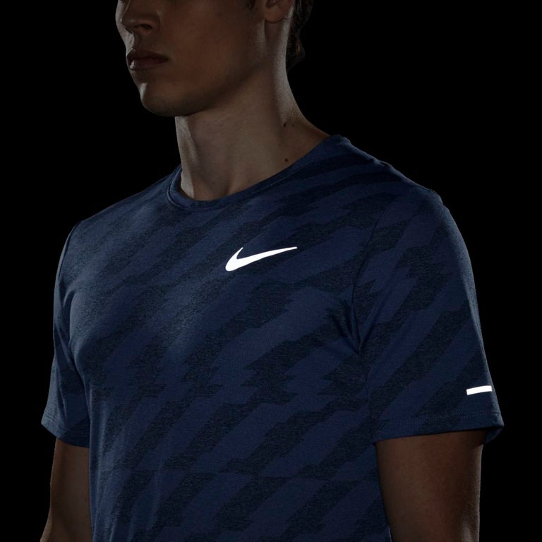 Camiseta Nike Dri-Fit Miler Future Fast Masculina - Foto 5