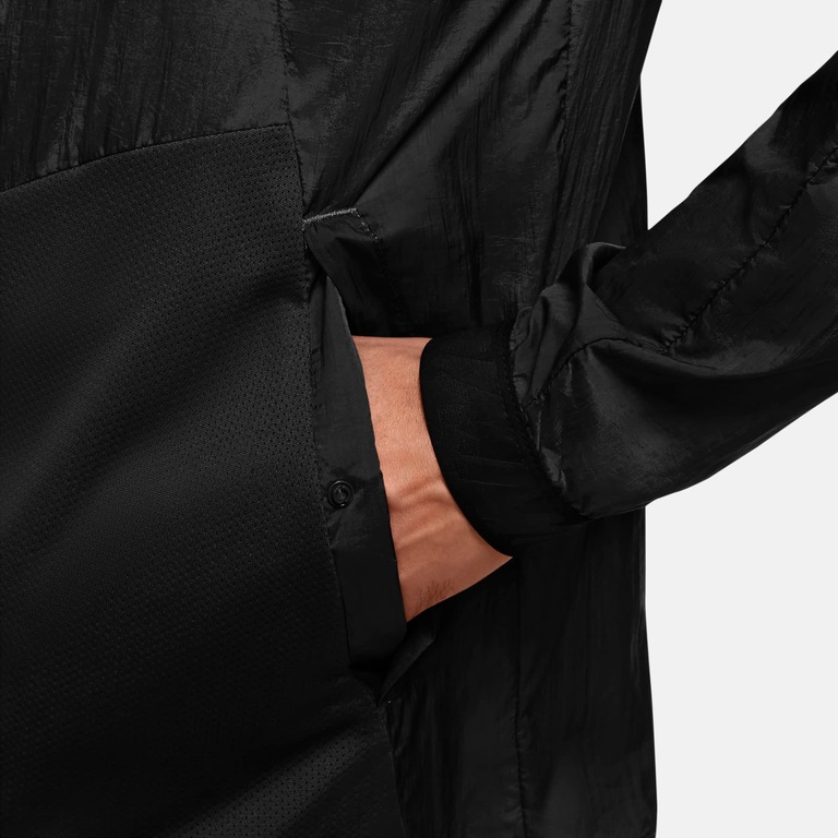 Jaqueta Nike Windrunner Wild Run Masculina - Foto 6