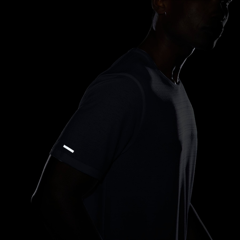 Camiseta Nike Dri-FIT Miler Top Masculina - Foto 8
