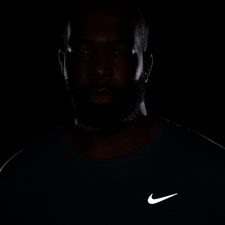 Camiseta Nike Dri-FIT Miler Top Masculina - Foto 13