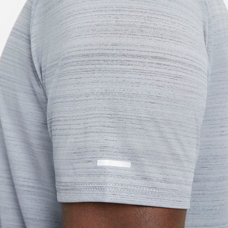 Camiseta Nike Dri-FIT Miler Top Masculina - Foto 10