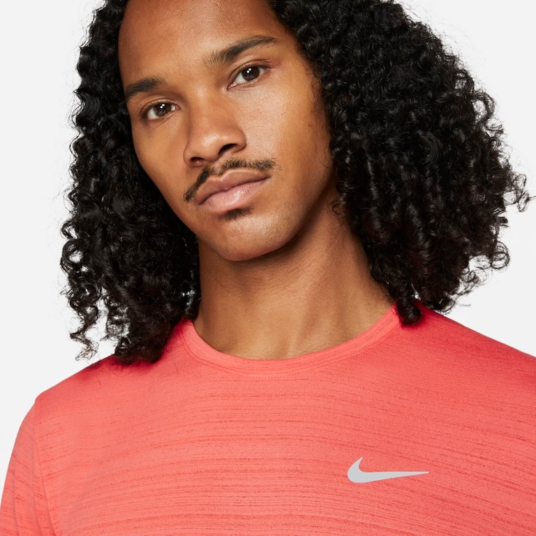 Camiseta Nike Dri-FIT Miler Top Masculina - Foto 3