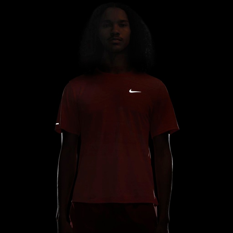 Camiseta Nike Dri-FIT Miler Top Masculina - Foto 7