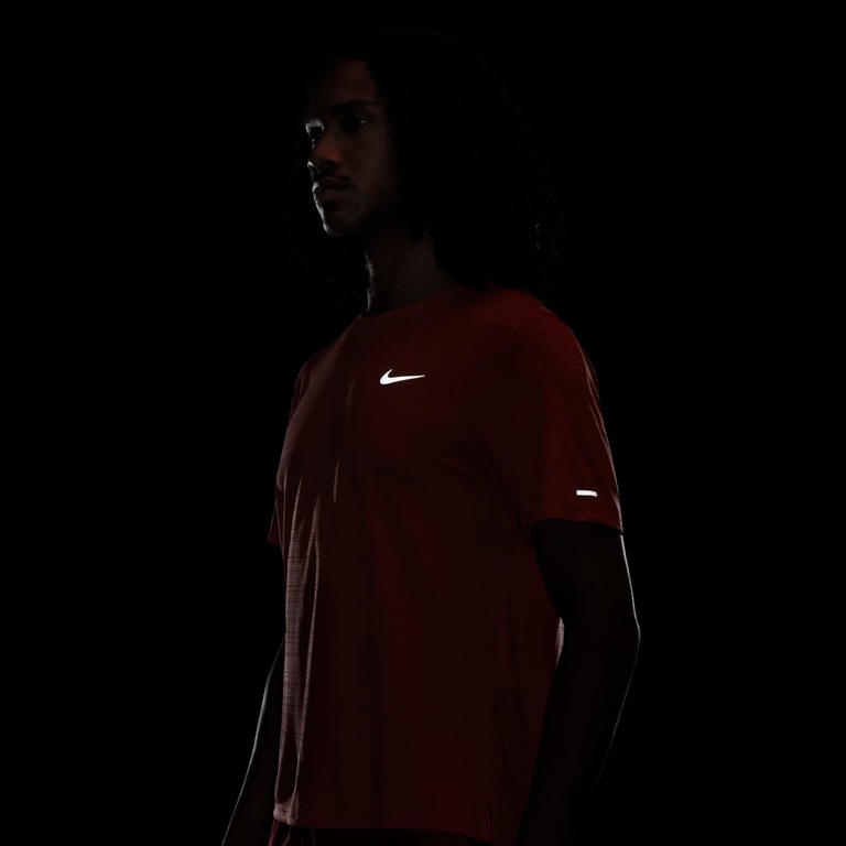 Camiseta Nike Dri-FIT Miler Top Masculina - Foto 8